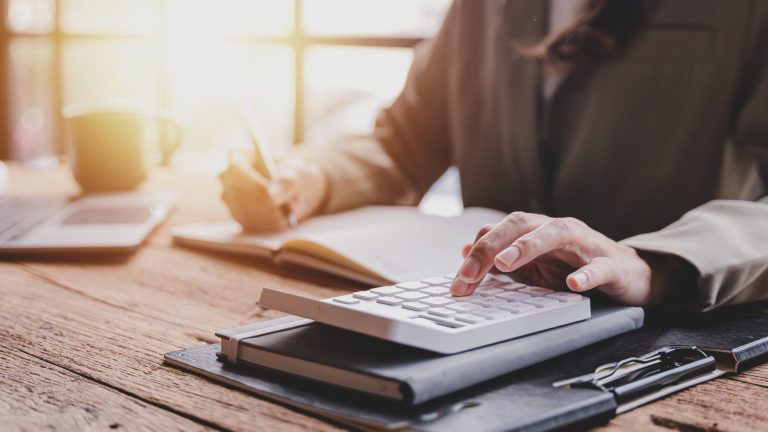 Quali sono i vantaggi che offre Flex Tax ad una Partita Iva o ad un libero professionista? Lo scopriamo in questo articolo.